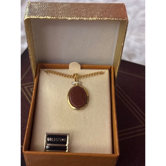Vintage Goldstone Oval Pendant Necklace With Gold-Tone Chain In Gift Box - Picture 4 of 7